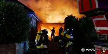 Carport in Celle fängt Feuer: Flammen greifen auf Haus über - Cellesche Zeitung