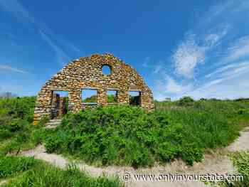 The Amazing Black Point Trail In Rhode Island Takes You To An Abandoned Mansion - Only In Your State