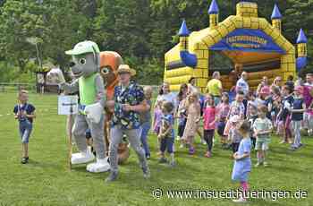 Ganz in Familie - „Arme hoch, schwingt das Tanzbein“ - inSüdthüringen