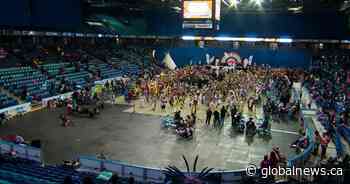 Saskatoon Public Schools hosts first powwow in more than two years - Global News
