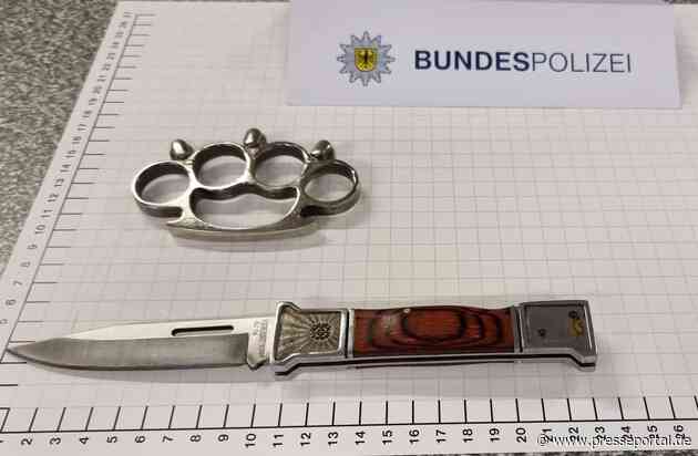 BPOL NRW: Bundespolizisten stellen junge Männer mit gefährlichen Waffen