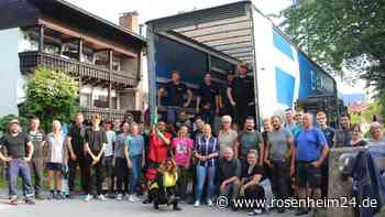 Hilfe in 48 Stunden: Nußdorfer krempeln die Ärmel hoch und füllen Transporter für Krankenhaus in der Ukraine