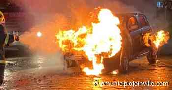Carro movido a gás é atingido por incêndio em Barra Velha - O Município Joinville