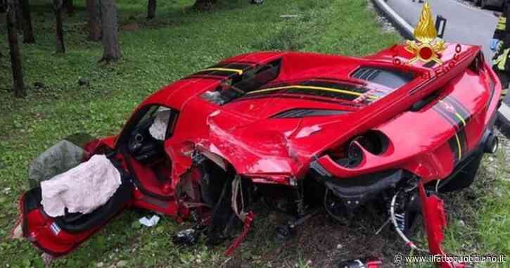 Cortina d’Ampezzo, perde il controllo della Ferrari e si schianta contro un camion. L’auto è completamente distrutta