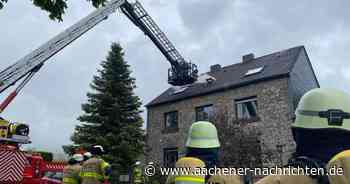 Feuerwehreinsatz: Dachstuhlbrand in der Schmithofer Straße