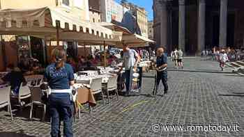 Stop al tavolino selvaggio, al via la task force: al Pantheon multe per 26mila euro