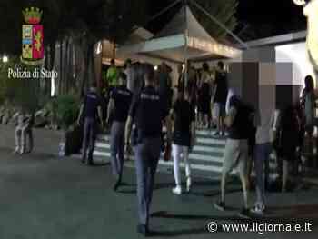 Stacca un dito al rivale e lo mangia: rissa choc tra stranieri a Rimini