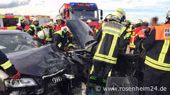 Drei Verletzte nach Frontal-Crash: Rettungshubschrauber im Einsatz