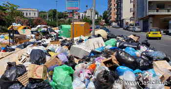 Rifiuti, a Catania situazione disperata: la paura di un'estate tra cumuli, puzza, roghi e rischi sanitari - La Sicilia