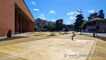 Aiuole e panchine, riapre dopo i lavori la piazza brianzola - MonzaToday