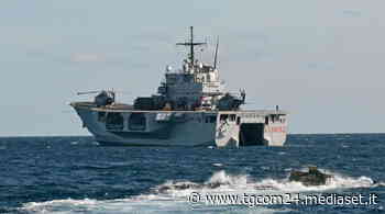 Migranti, fermati tre sospetti scafisti sbarcati a Crotone - TGCOM