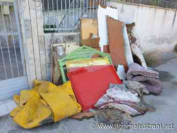 Trani, rifiuti ingombranti accatastati da giorni in via Monte d'Alba: nessuno ne ha concordato il ritiro con Amiu che, intanto, li ha rimossi - Radio Bombo