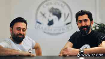 Schenefeld: Warum in einem Barbershop Jugendlichen kostenlos die Haare geschnitten wird - shz.de