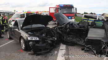 Drei Verletzte nach Frontal-Crash: Hubschrauber im Einsatz