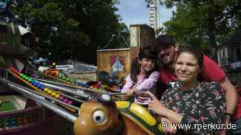 „Ziemlich gesalzen“: Familien klagen über hohe Preise auf der Bergkirchweih in Erlangen - Merkur.de