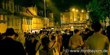 Eine lange und heiße Samstag-Nacht auf der Bergkirchweih in Erlangen - Nordbayern.de