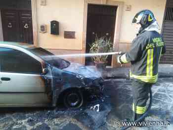 Enna. Vigili del fuoco - notte impegnativa sul fronte incendi: continua discarica Cozzo Vuturo, in contrada Baronessa, ad Assoro e a Pietraperzia un'autovettura - Vivi Enna