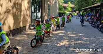Kleuters van Zonnekind tonen hun fietskunnen | Kalmthout | hln.be - Het Laatste Nieuws