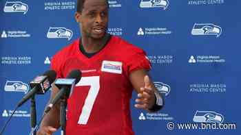 Smith, Lock remain in the spotlight of Seahawks minicamp - Belleville News-Democrat