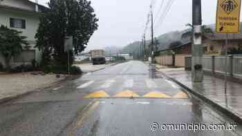 Prefeitura realiza estudo para implantação de lombadas eletrônicas e físicas em Brusque - O Município