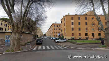 Una donna è stata sfregiata in volto con un coltello nel suo appartamento