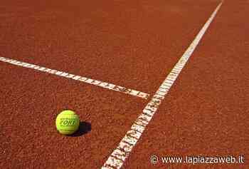 Rovigo, a scuola di tennis su erba in piazza Garibaldi - La Piazza
