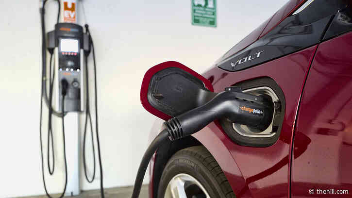 Biden administration announces national standards for electric vehicle charging networks