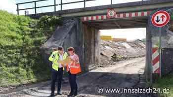 Knapp zehn Jahre später: Die Arbeiten für die neue Bahn-Unterführung Klugham haben endlich begonnen