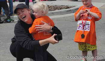 WATCH: 2-year-old Colbie makes history at Kid Triathlon - CochraneNow.com