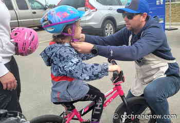 WATCH: 160 kids ready to hit the streets and trails - CochraneNow.com