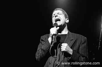 Watch Leonard Cohen Perform an Emotional 7-Minute ‘Hallelujah’ in 1988