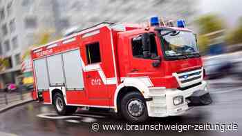 Brennender Holzunterstand setzt Einfamilienhaus in Brand