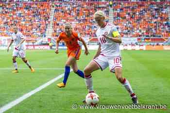 Baanbrekend: Deense topspeelster met Zweedse vriendin op cover van nieuwe 'Elle'