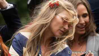 Kate Moss beim Jubiläumsfestzug: So können Sie ihre royalen Beach Waves nachstylen - VOGUE Germany