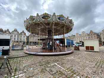 L’IMAGE. À Arras, le carrousel 1900 en cours d’installation sur la Grand-Place - actu.fr