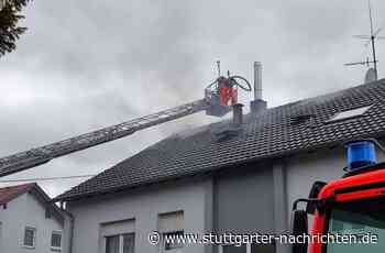 Brand in Backnang: Mann und Hund aus Dachwohnung gerettet - Stuttgarter Nachrichten