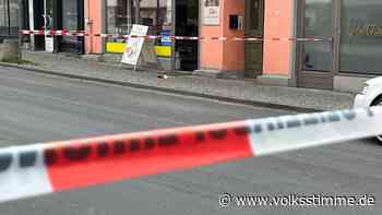 Polizei sperrt Hallesche Straße in Eisleben: Frau mit Messer attackiert - Volksstimme