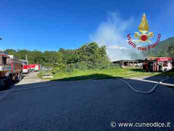 Incendio a Peveragno, al lavoro i pompieri di Cuneo - Cuneodice.it