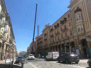Nuovo cantiere in corso Nizza a Cuneo: in corso l'allestimento di una gru - TargatoCn.it