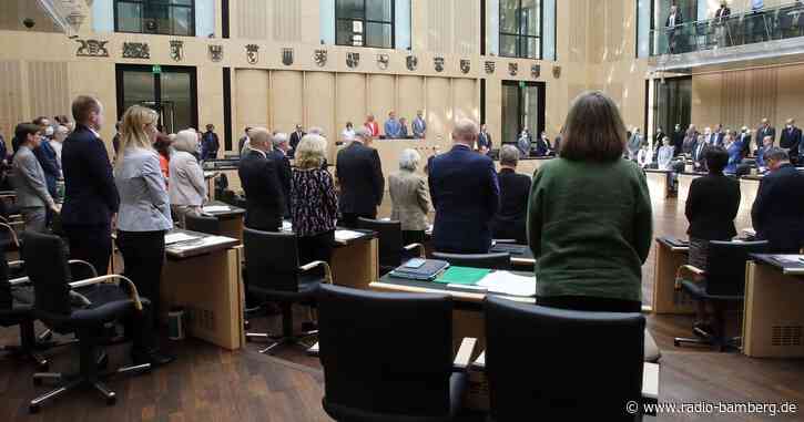 Bundesrat: Schweigeminute nach Todesfahrt und Zugunglück