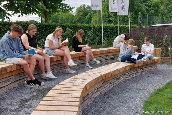 Regina Pacis heeft nu groene les- en ontspanningsruimte op de speelplaats