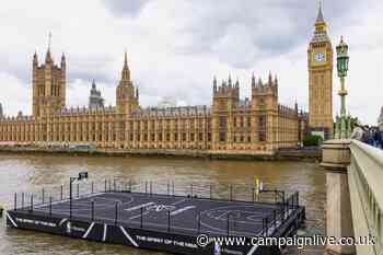 Hennessy and NBA sail through UK capital on floating basketball court