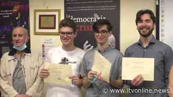 Atripalda, al "De Caprariis" consegnate le borse di studio della "Famiglia Pennella" - Irpinia TV