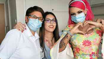 Besuch im Klinikum: Sängerin Katja Krasavice erfüllt in Jena einen Herzenswunsch