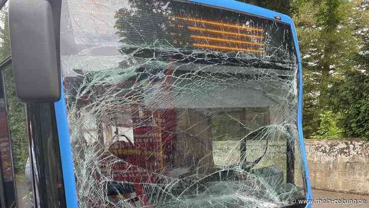 Unfall zweier Busse in Meisenheim: Mehrere Kinder bei Aufprall verletzt - Rhein-Zeitung