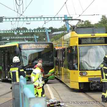 Oberhausen: Bus kollidiert mit Straßenbahn - viele Verletzte - radioeuskirchen.de