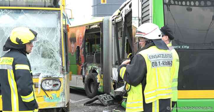 Zusammenstoß von Bus und Straßenbahn: Nun 39 Verletzte