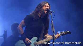 Foo Fighters veröffentlichen Blackened Thrash... - Metal Hammer