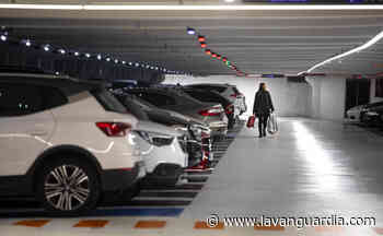 Una aplicación permitirá consultar en tiempo real las plazas libres de parking de Barcelona - La Vanguardia