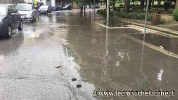 A MELFI IL MALTEMPO BLOCCA IL CENTRO STORICO - Cronache TV
